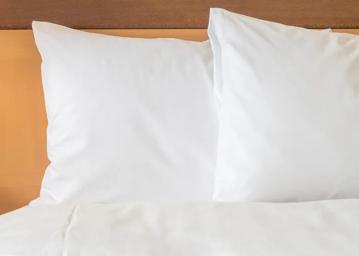 Express & By Ihg 2*