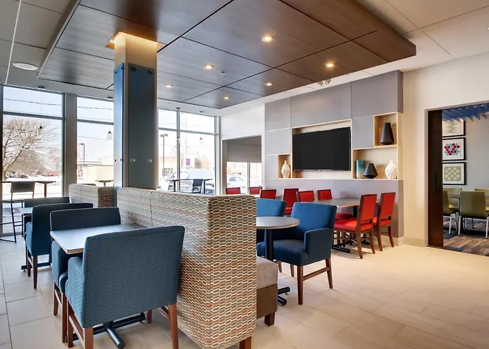 Express & By Ihg Hotel 2*