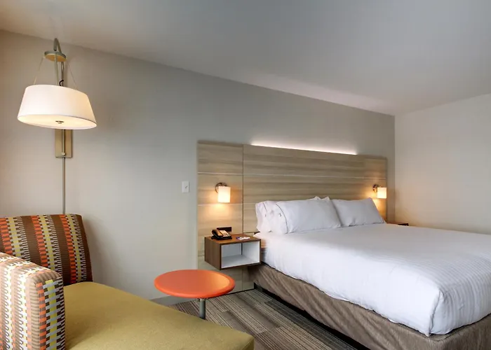 Hotel Express & By Ihg