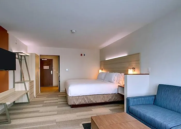 Express & By Ihg Hotel 2*