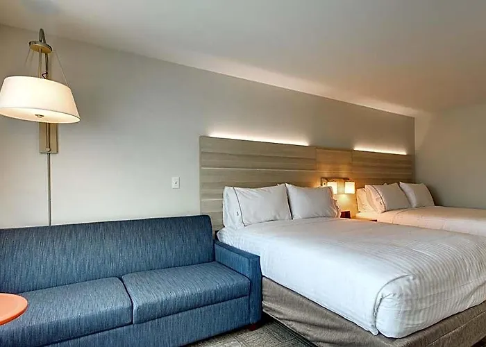 Hotel Express & By Ihg 2*