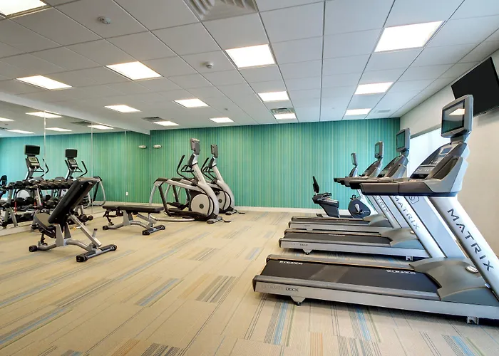 Отель Express & By Ihg Гейлсберг