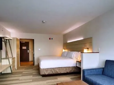 Hotel Express & By Ihg Galesburg